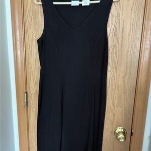 Moda Classic Black Midi Dress